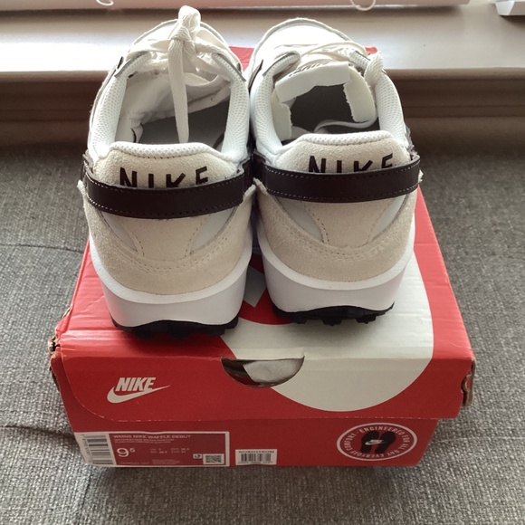 Nike Waffle Debut Sneaker (Women) 9.5M - Picture 10 of 12